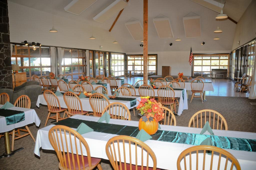 Bend-Sunriver Camping Resort 24 Ft. Yurt 16 Eksteriør billede
