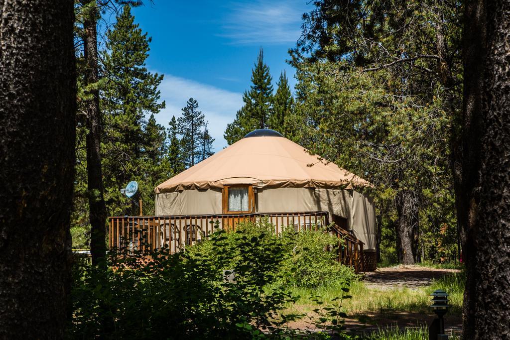 Bend-Sunriver Camping Resort 24 Ft. Yurt 16 Eksteriør billede