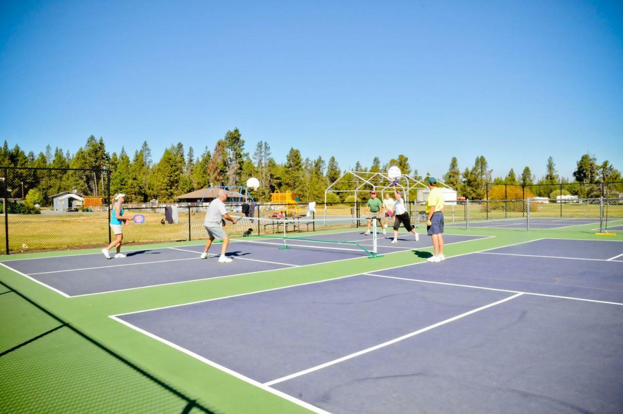 Bend-Sunriver Camping Resort 24 Ft. Yurt 16 Eksteriør billede