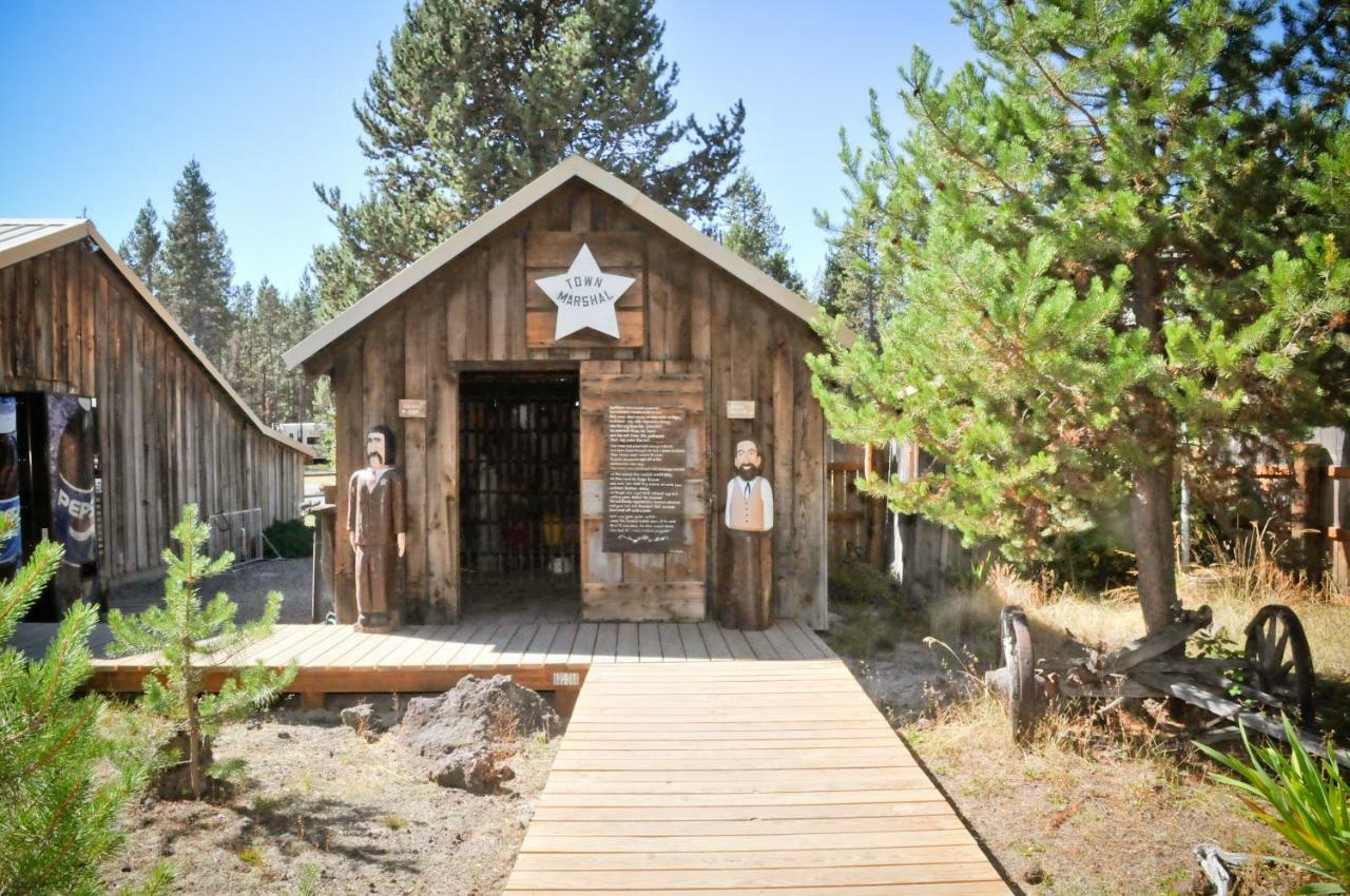 Bend-Sunriver Camping Resort 24 Ft. Yurt 16 Eksteriør billede