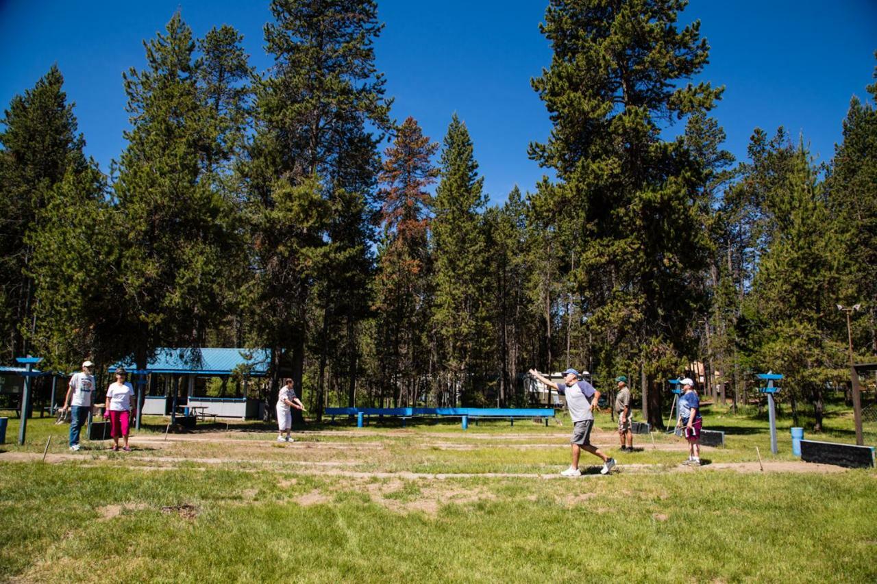 Bend-Sunriver Camping Resort 24 Ft. Yurt 16 Eksteriør billede